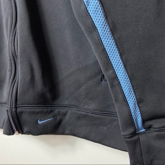 Nike zipup jacket - Picture 3 of 7